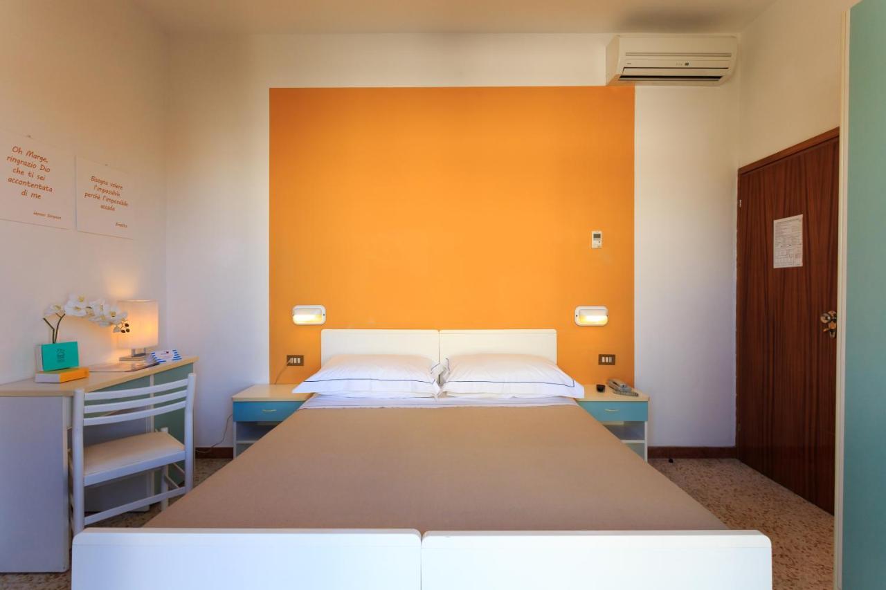 Mini Hotel Rimini Exterior foto