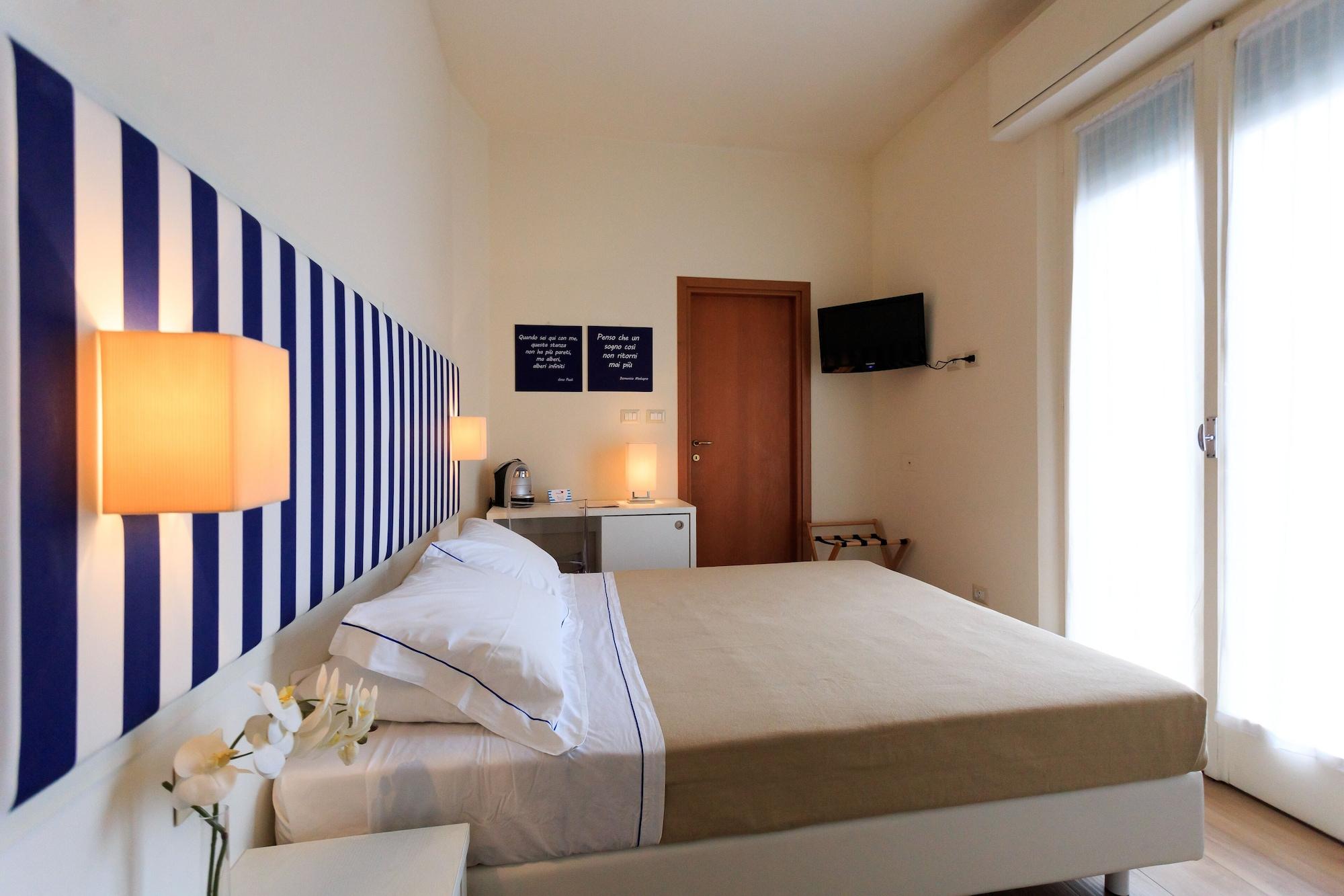 Mini Hotel Rimini Exterior foto